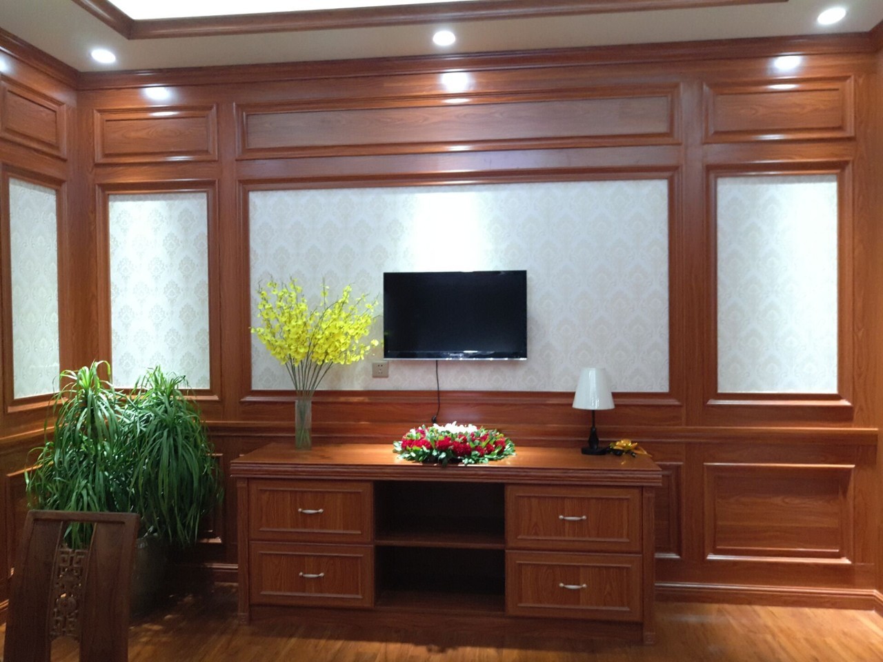 家湘美全屋同色展廳.jpg